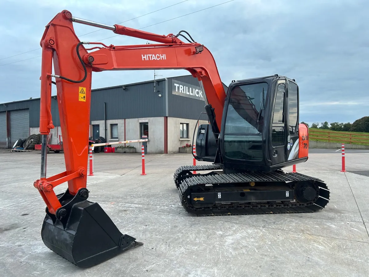 (2014) Hitachi Zaxis 70 With Wide Tracks - Image 3