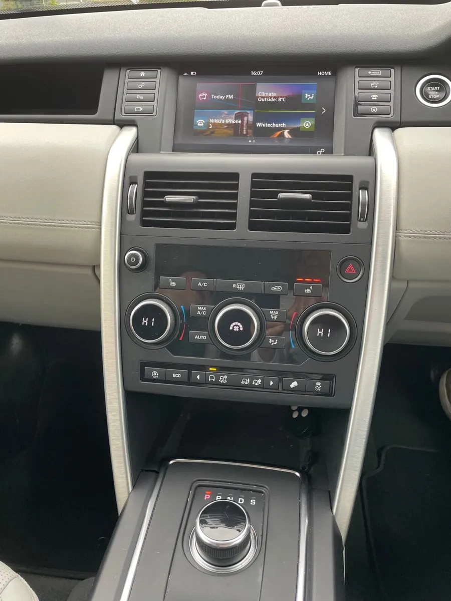 Land Rover Discovery Sport 2019 - Image 3