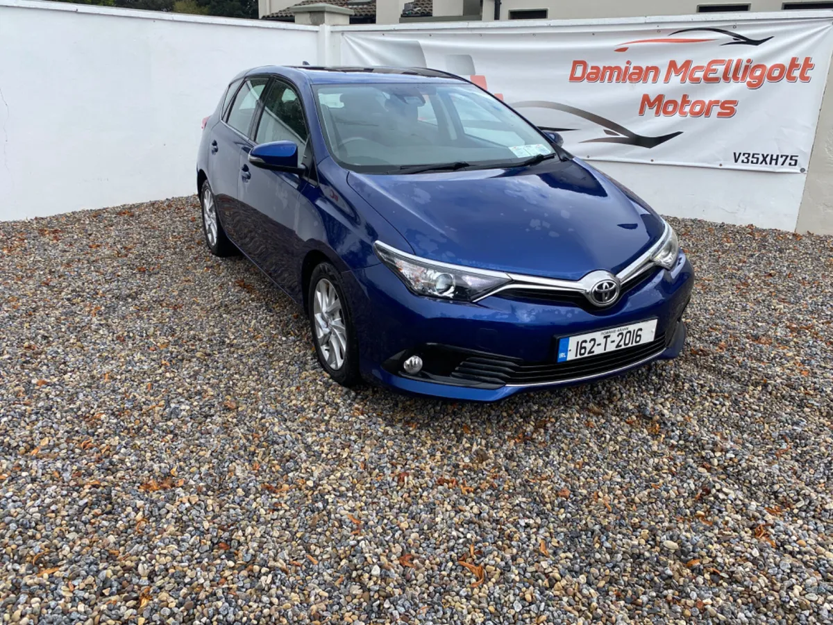 2016 Toyota Auris - Image 1