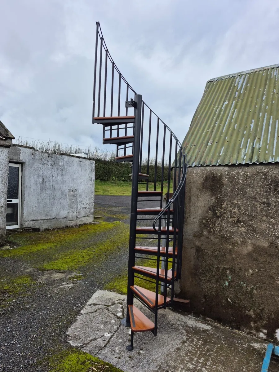 Spiral stairs - Image 1