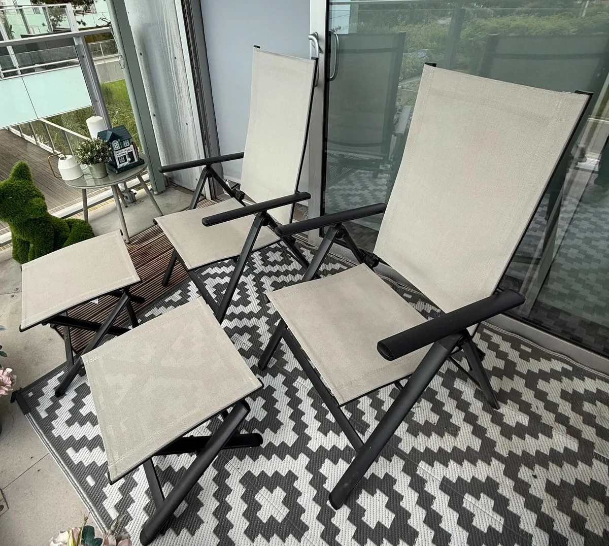 2 Reclinable Outdoor Chair + 2 Benches - Image 1