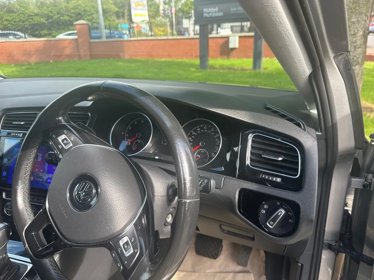 Volkswagen Golf 2014/ highline/ Reverse Camera - Image 4