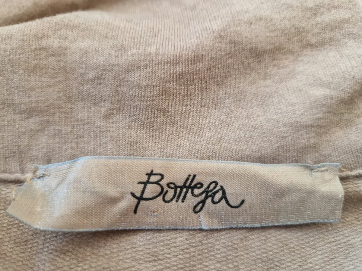 clothing - Image 3