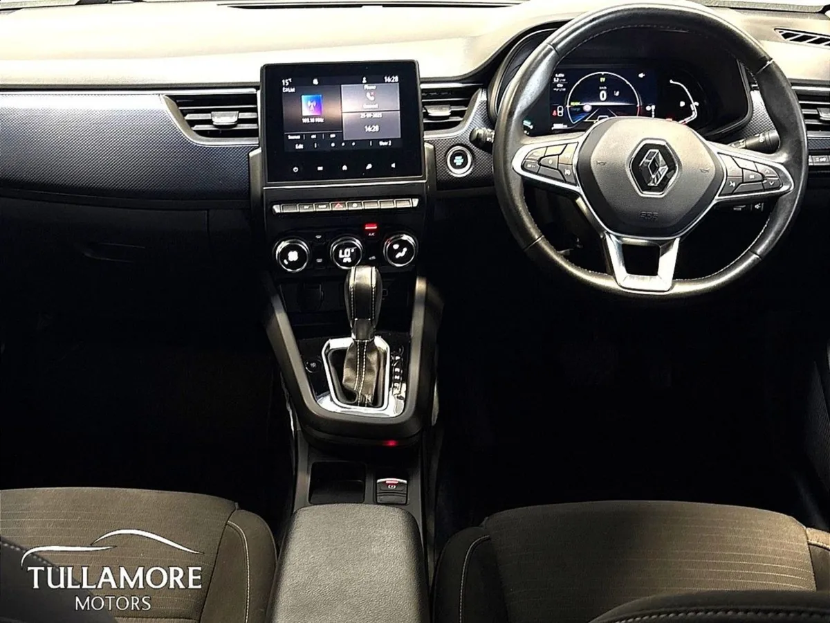Renault Arkana Iconic E-tech Hybrid 145 Auto - Image 2