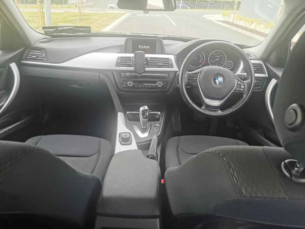 BMW 3-Series 2012 - Image 4