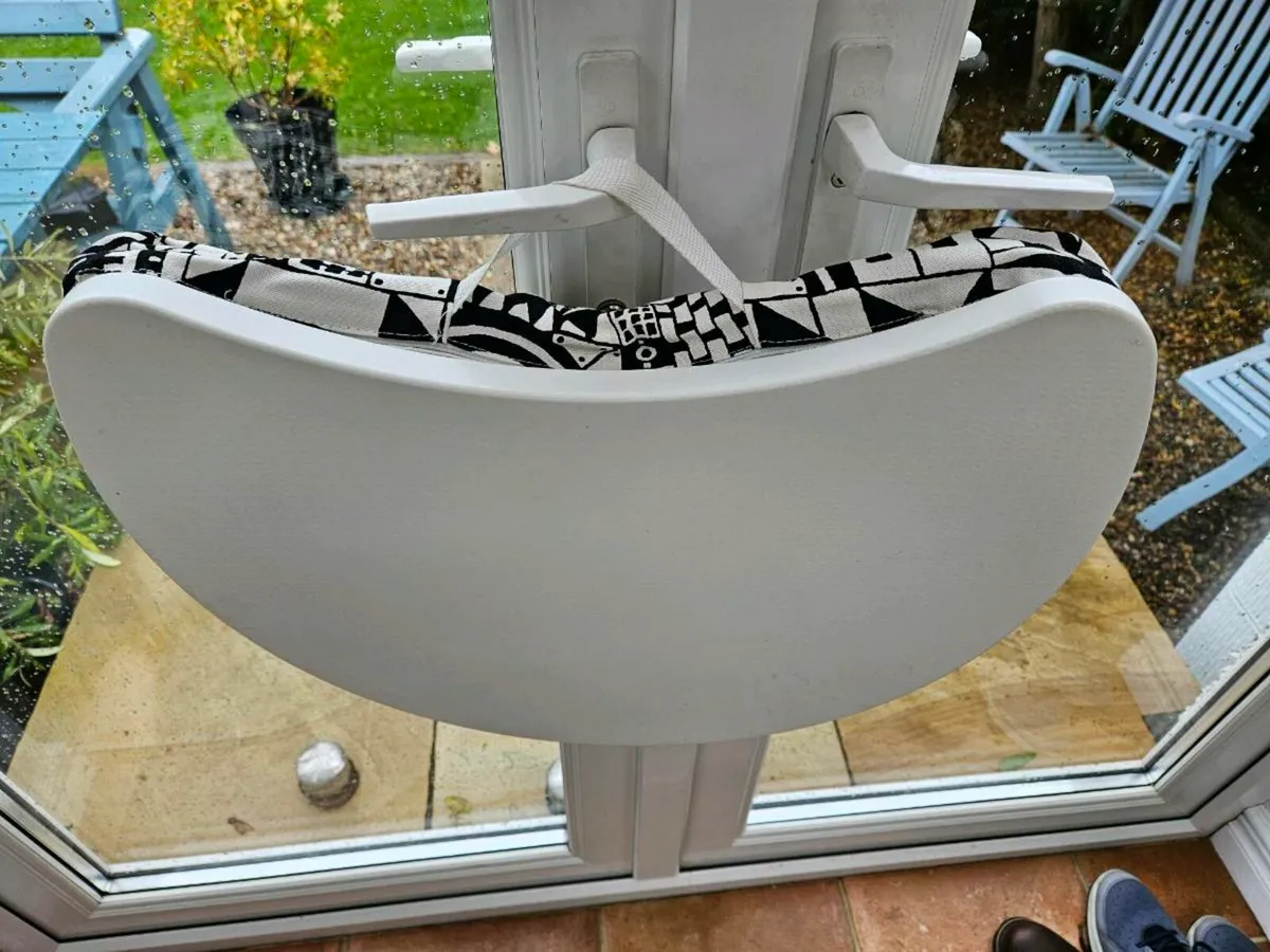 Laptop table - Image 1
