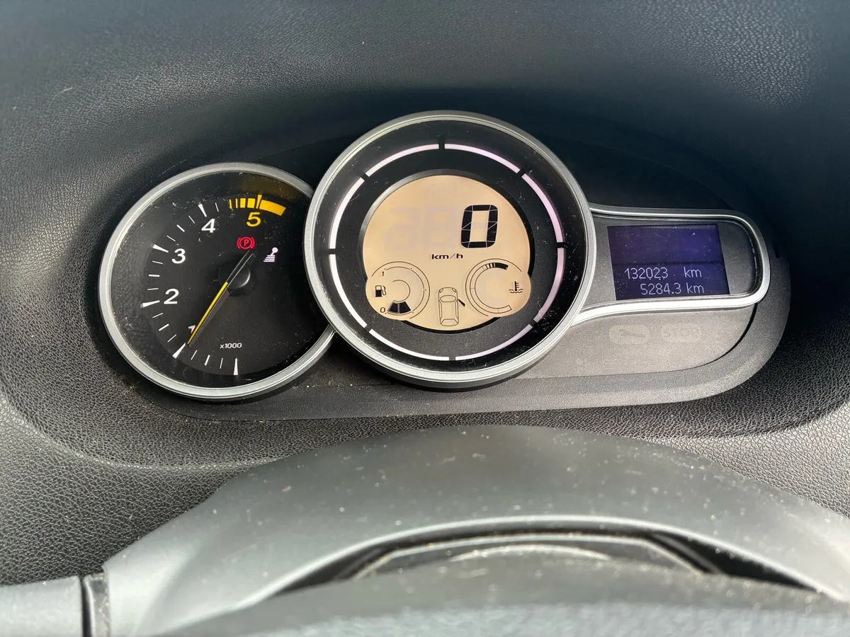 Low Miles Fluence Nct &Tax - Image 3