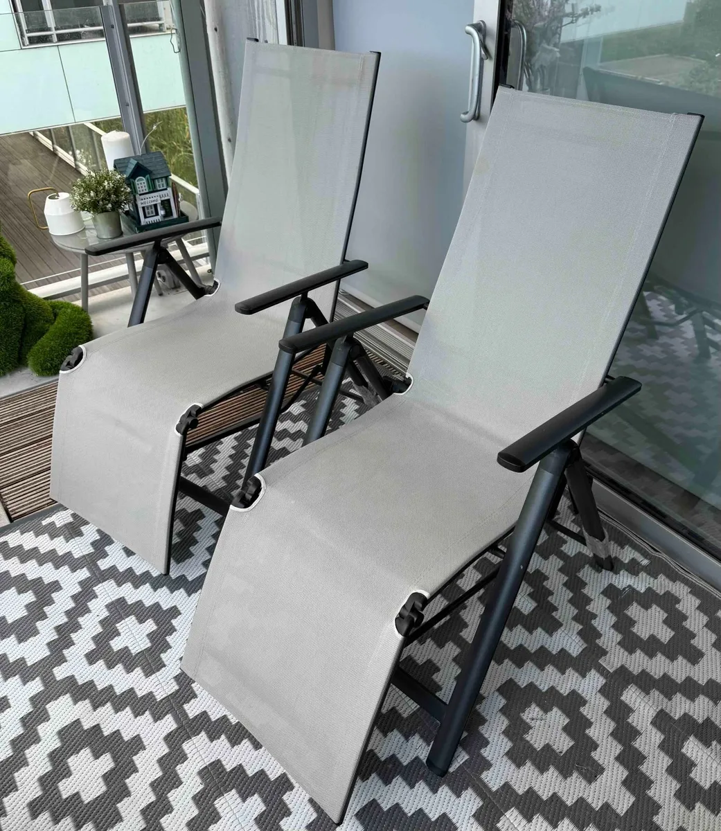 2 Reclinable Outdoor Chair - Image 1