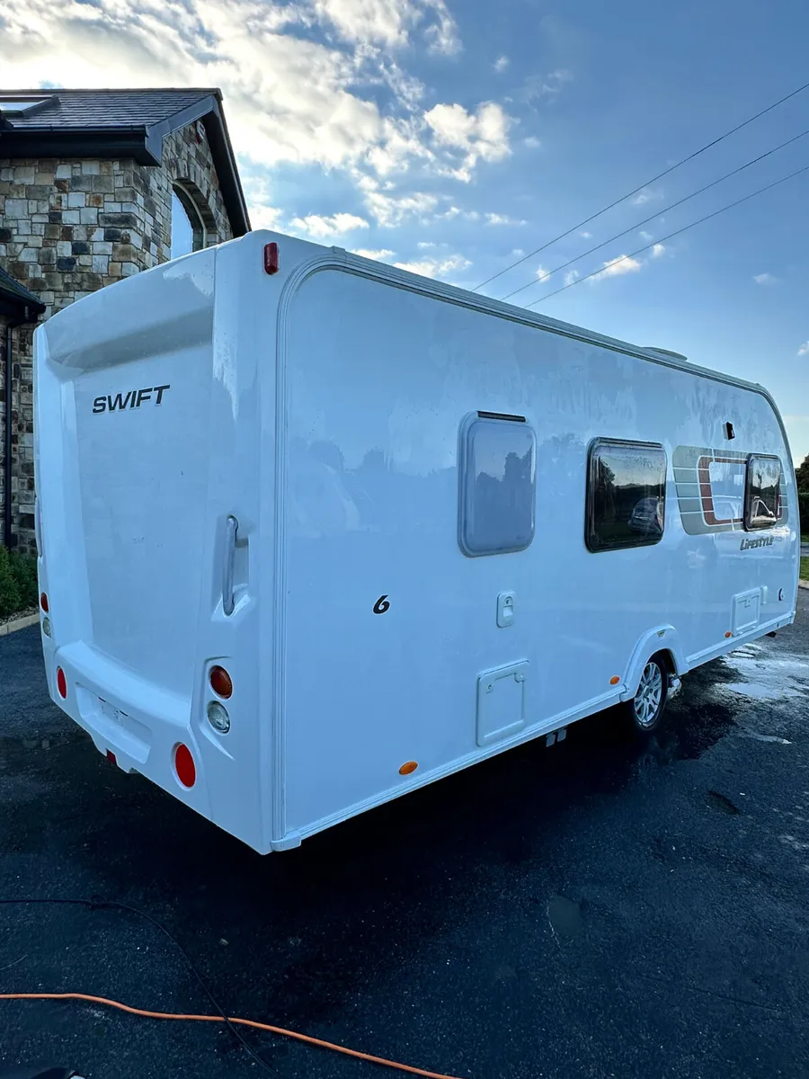 ✨STUNNING SWIFT LIFESTYLE 6 BERTH✨ - Image 2