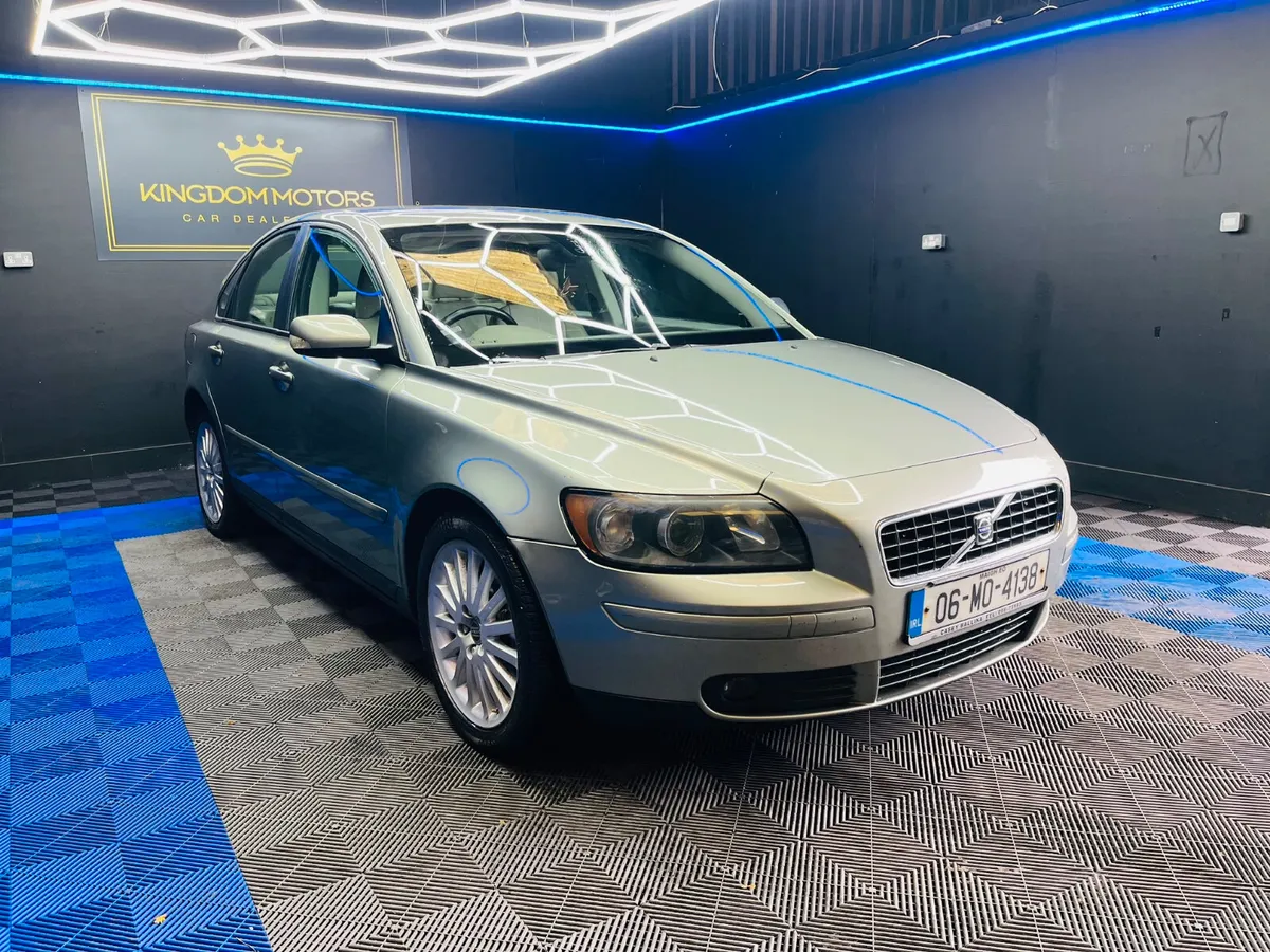Volvo S40 1.6 diesel,NEW NCT 09/26,ONLY 2 OWNERS - Image 3
