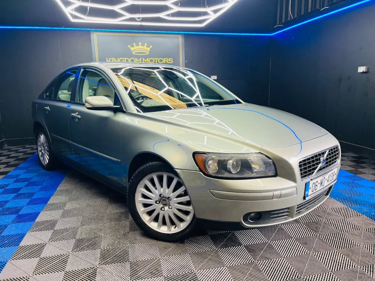 Volvo S40 1.6 diesel,NEW NCT 09/26,ONLY 2 OWNERS - Image 1