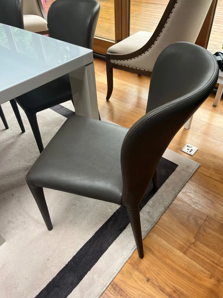 Dining/kitchen table and 6 dining chairs - Image 3