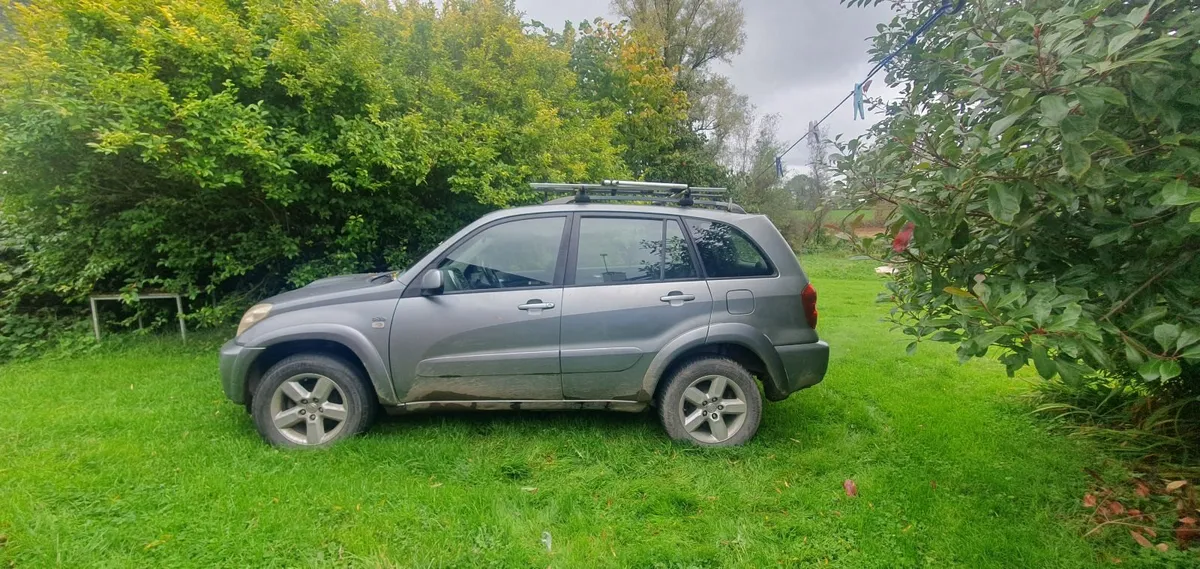 Toyota RAV4 2004 - Image 2