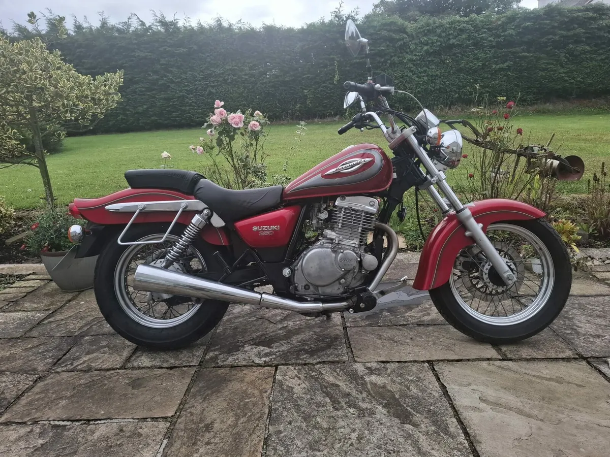 SUZUKI MAURADER 250  2000 - Image 1