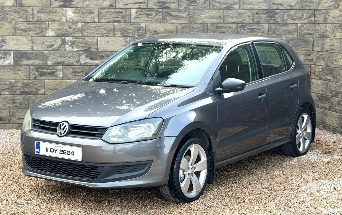 2011 Volkswagen polo - Image 1