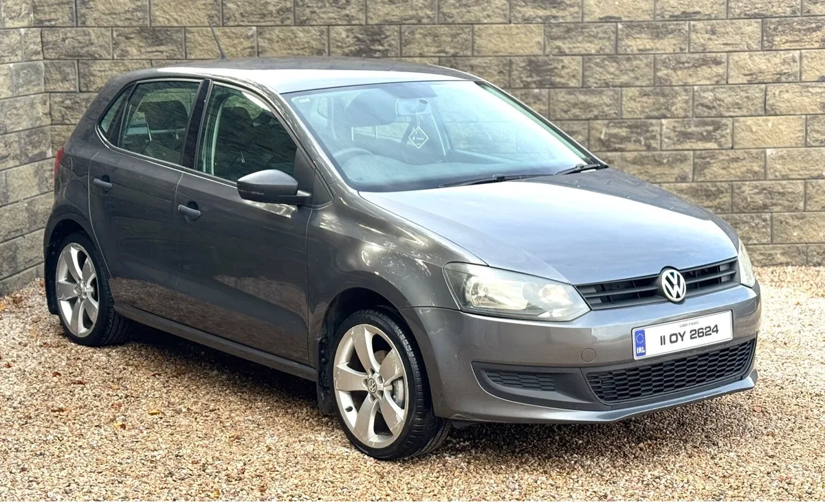 2011 Volkswagen polo - Image 2