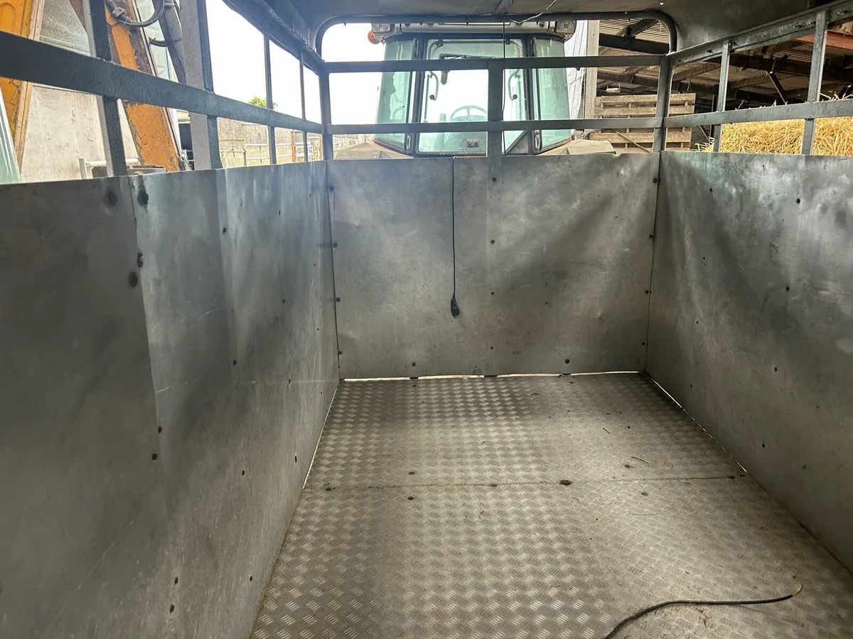 Tractor box - Image 2