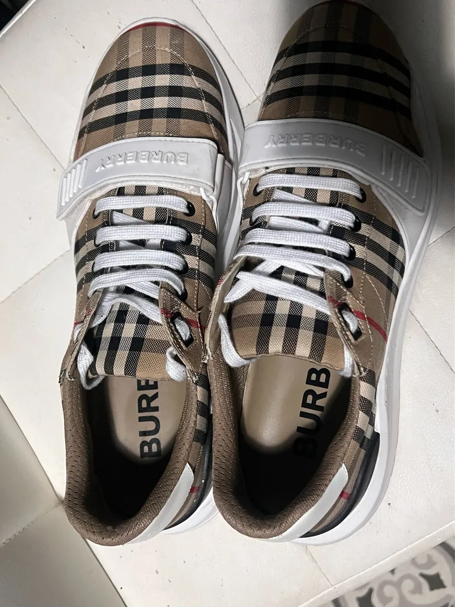 Men’s Burberry shoes - Image 3