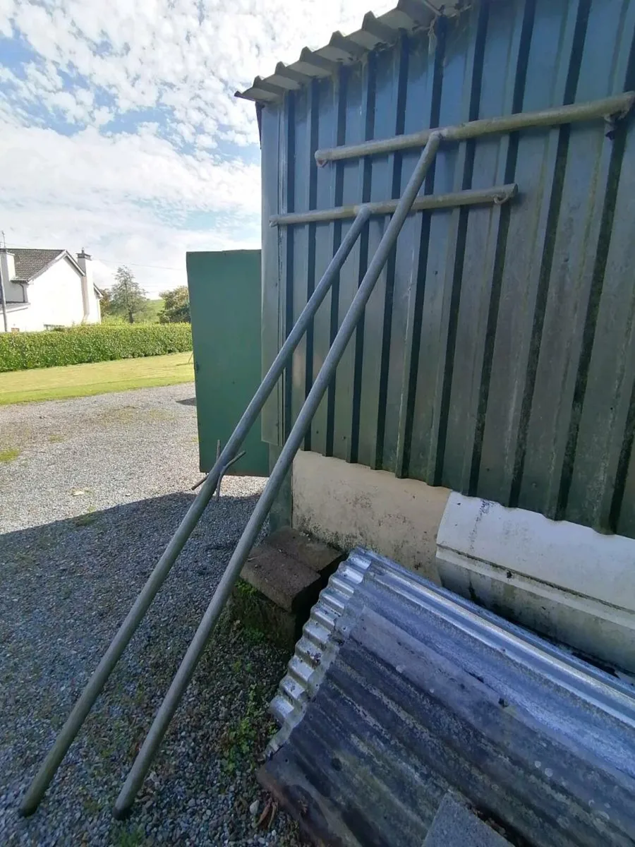 Tbar for clothes line - Image 1