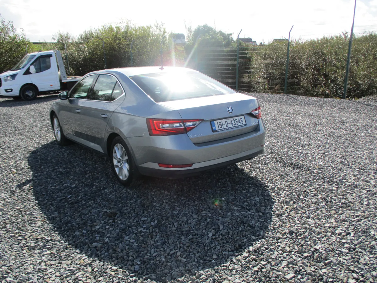 Skoda Superb 2019 2.0 150BHP MANUAL AMBITION - Image 3