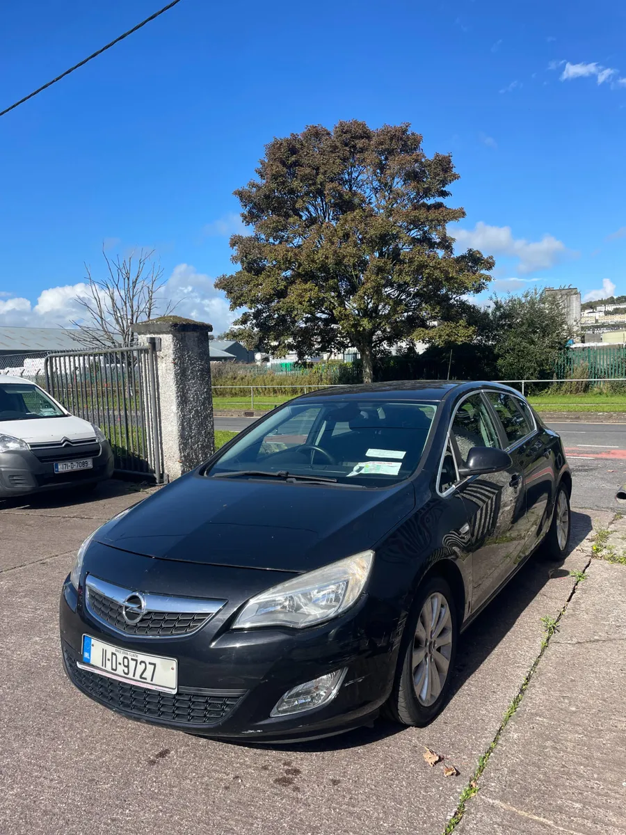 Opel Astra 2011 - Image 4