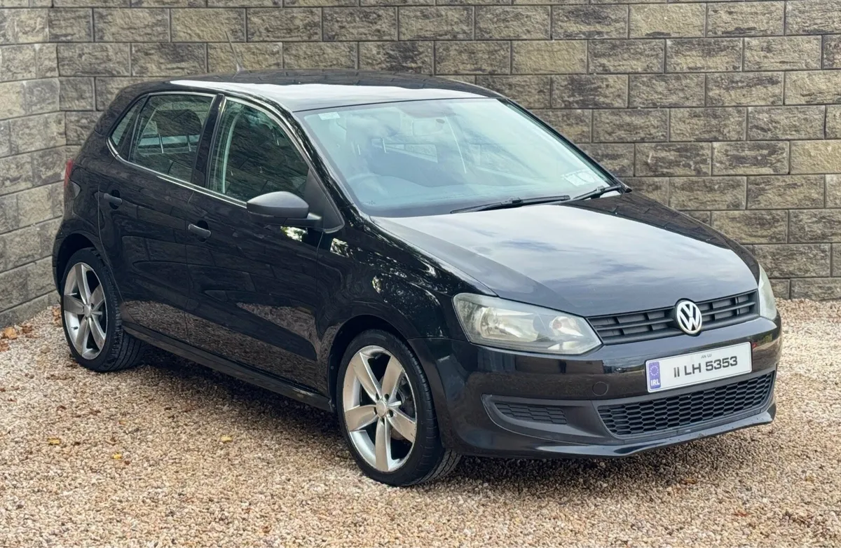 2011 Volkswagen polo - Image 2