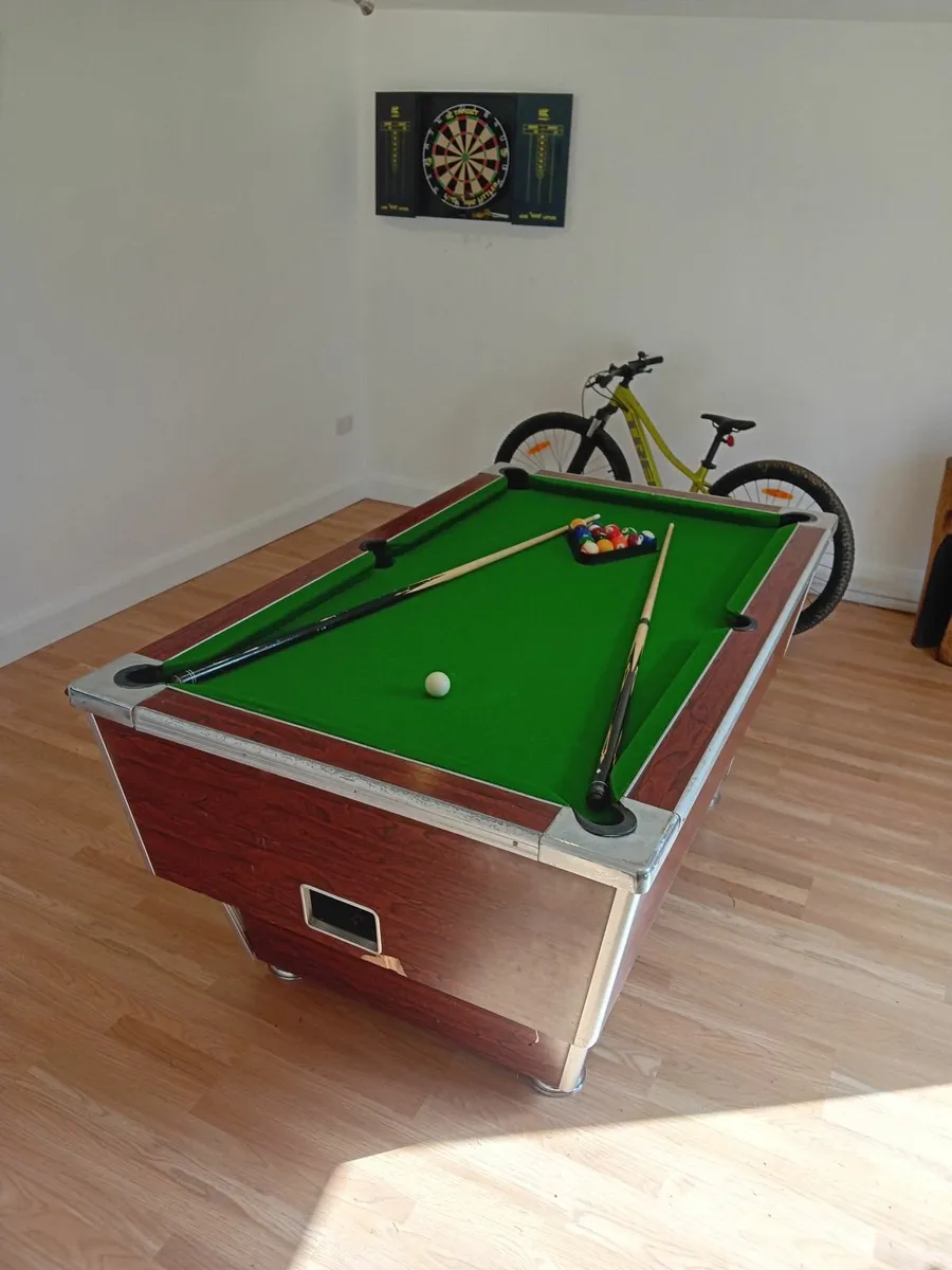 Pool table - Image 2