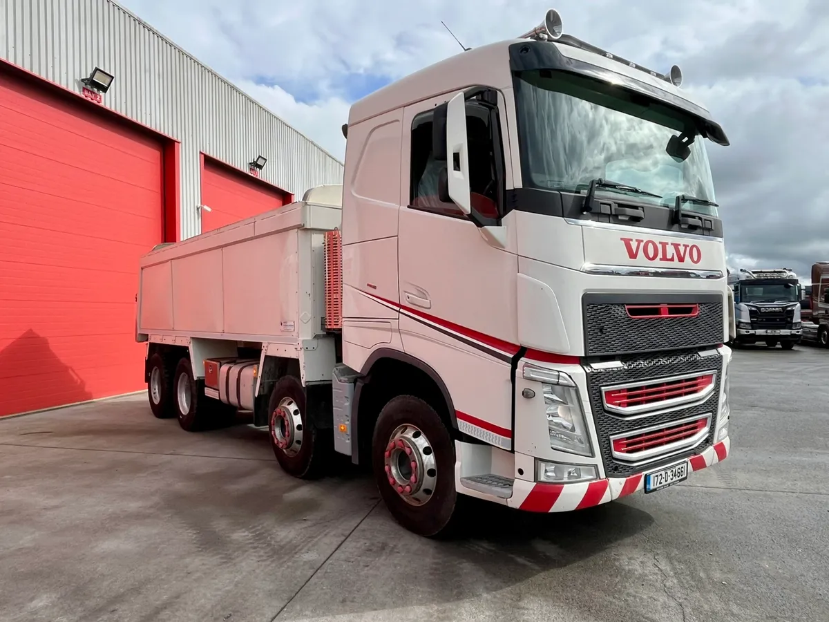 2017 Volvo FH 420 Sleeper Cab 8X4 - Image 2