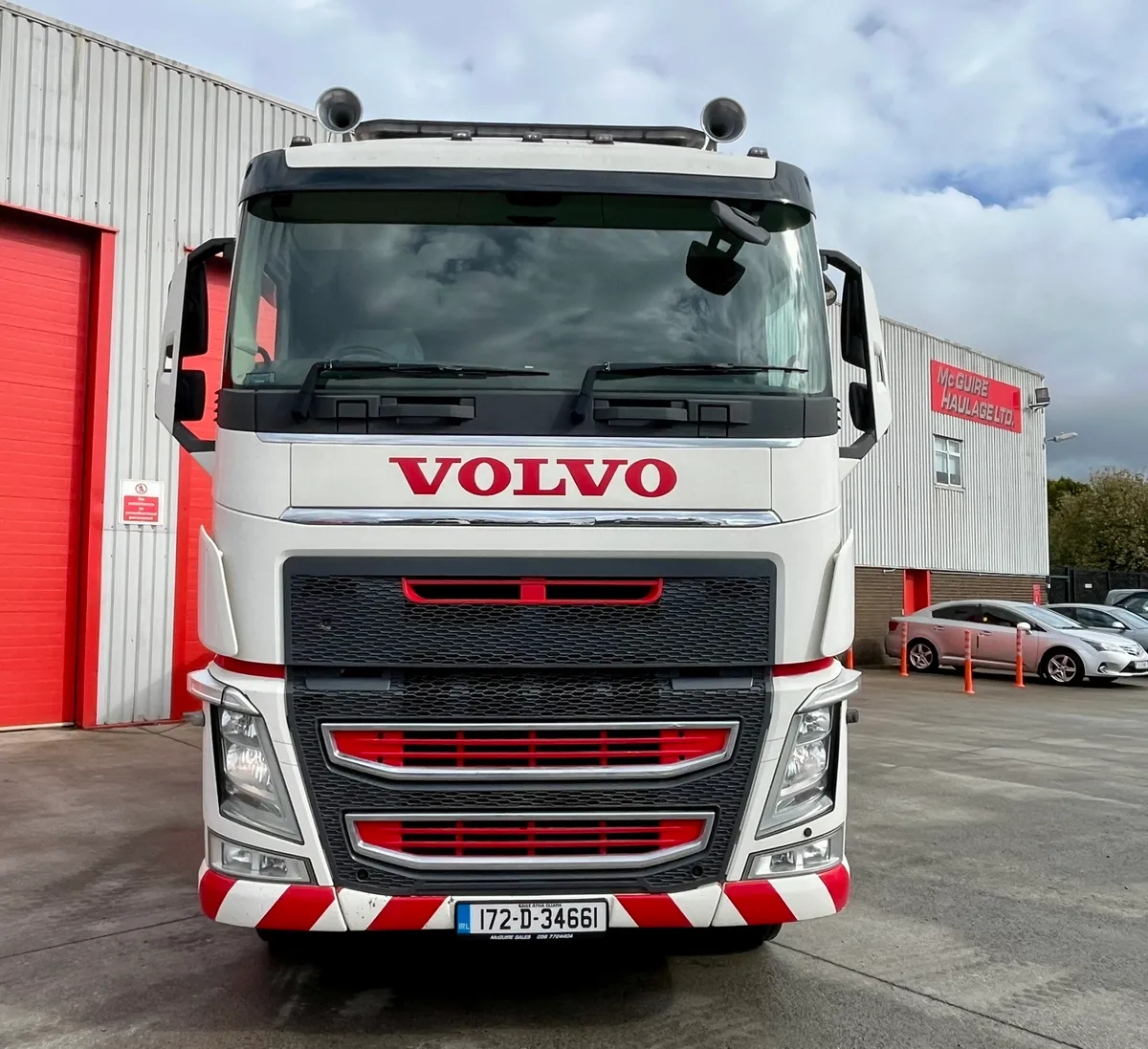 2017 Volvo FH 420 Sleeper Cab 8X4 - Image 3