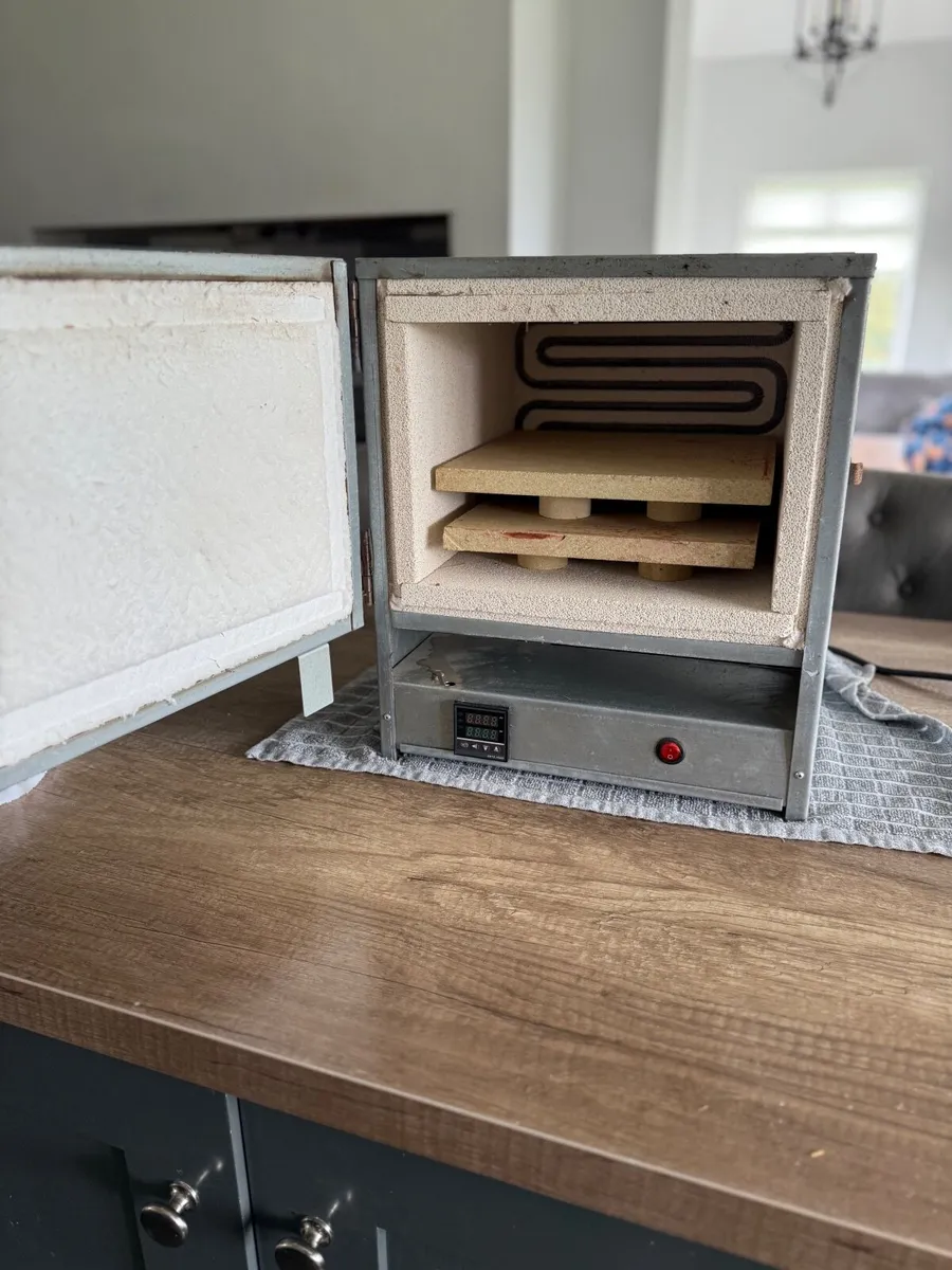 Programmable 1100C  Electrical Kiln - Image 1