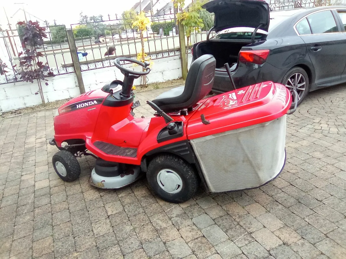 Honda ride on lawnmower - Image 3