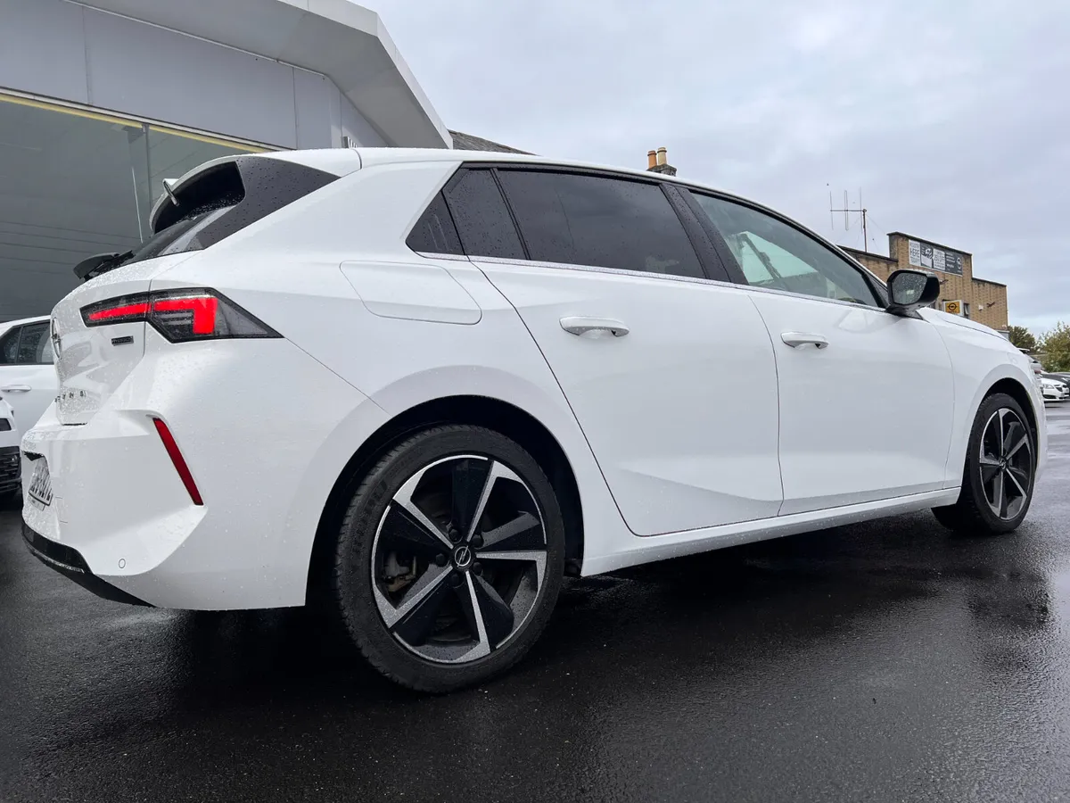 PHEV HYBRID Auto Amazing Car Huge Spec 9000 Kms - Image 2