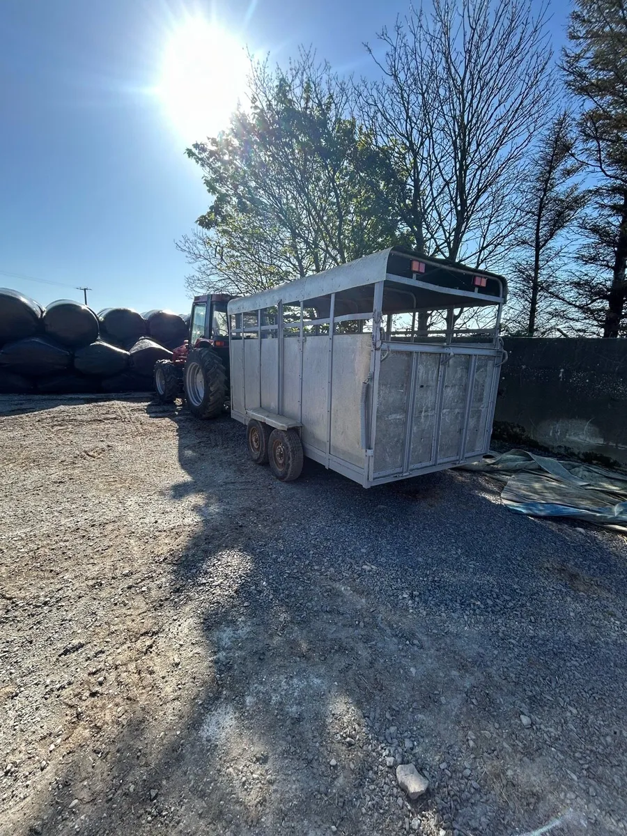 Tractor box - Image 1