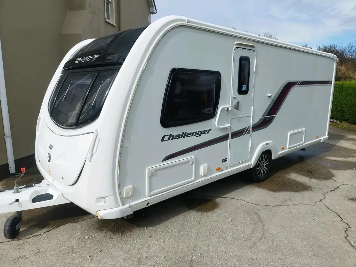 Swift challenger 580 se 2012 transverse fixed bed - Image 1