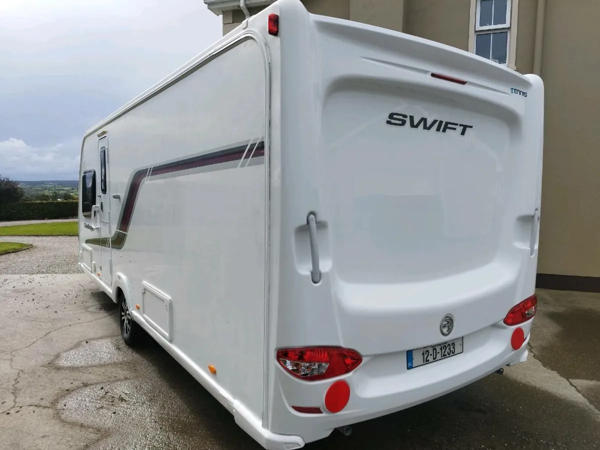 Swift challenger 580 se 2012 transverse fixed bed - Image 3