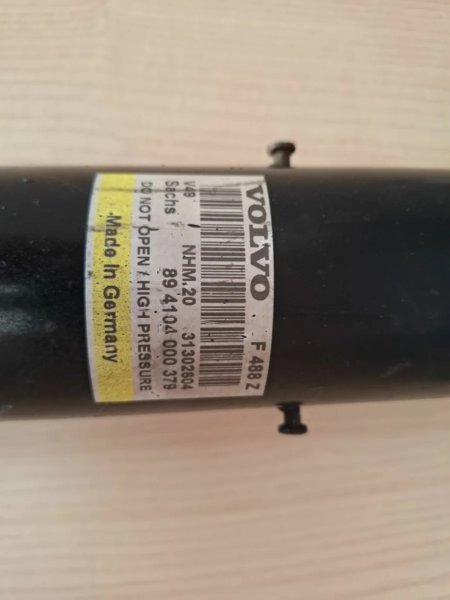 Volvo Rear Shock Absorber Sachs 31302604 - Image 3