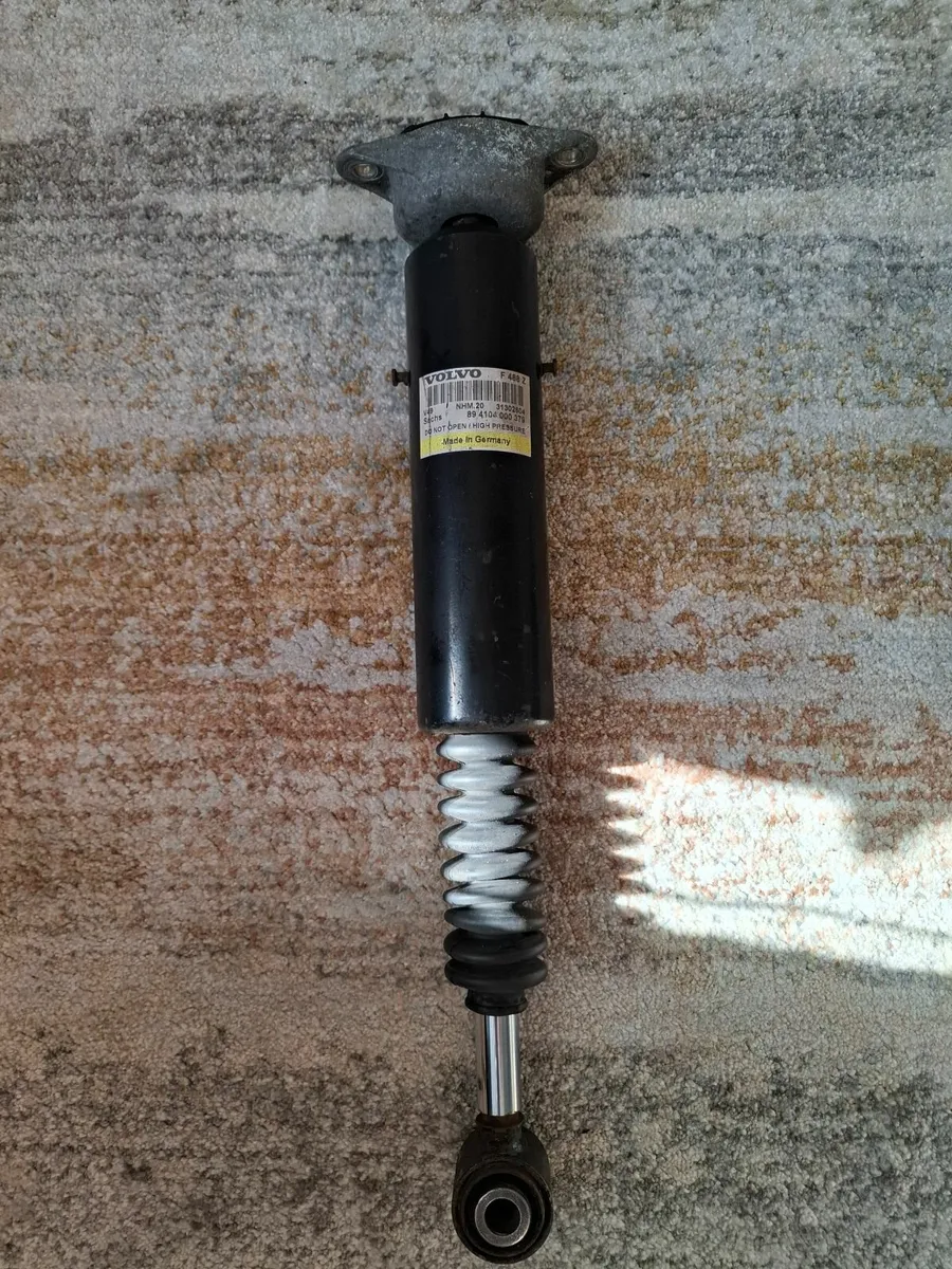 Volvo Rear Shock Absorber Sachs 31302604 - Image 1