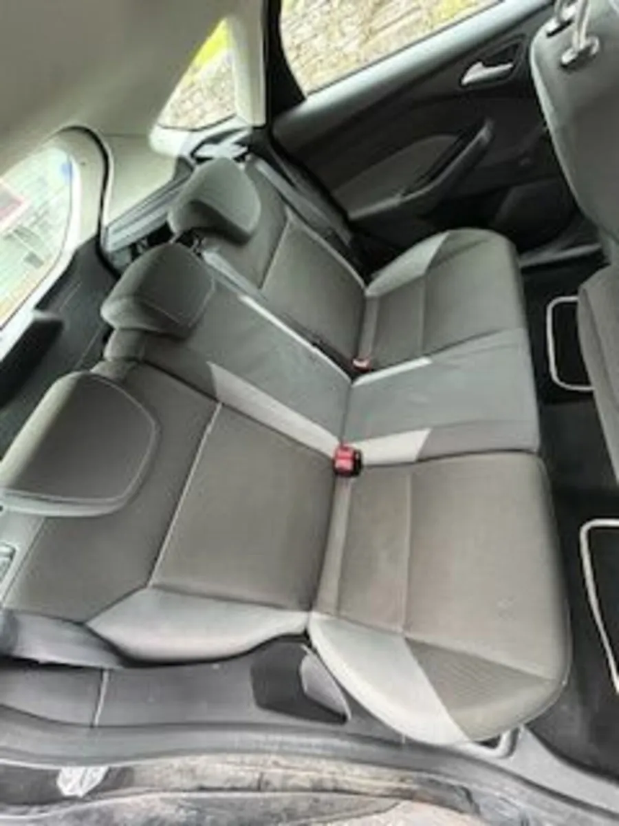 Ford Focus 2012 - Image 1
