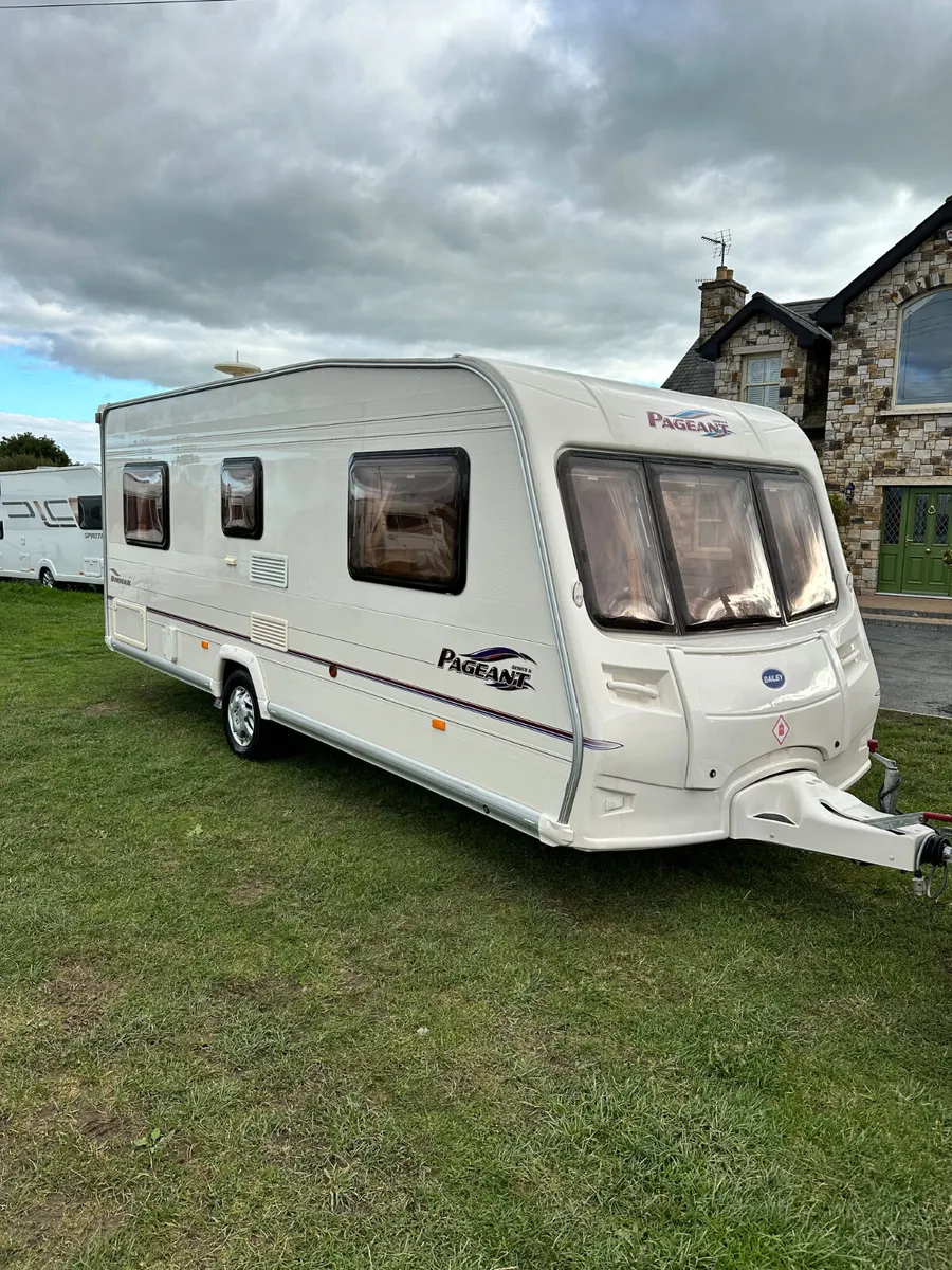 ✨STUNNING BAILEY PAGEANT 4 BERTH FIXED BED✨ - Image 1