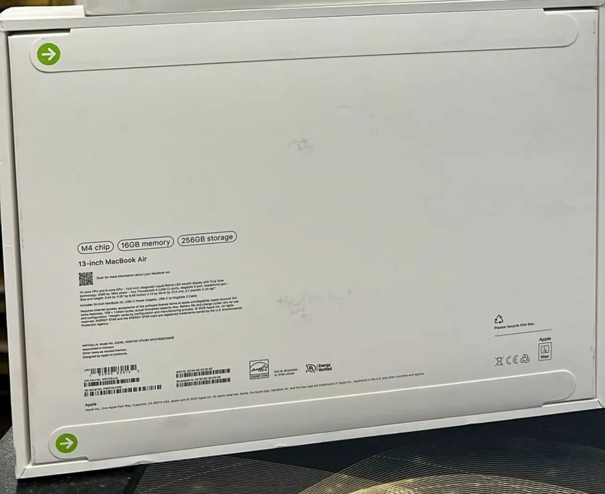 Apple MacBook Air 13-inch , M4, 2025 edition - Image 4