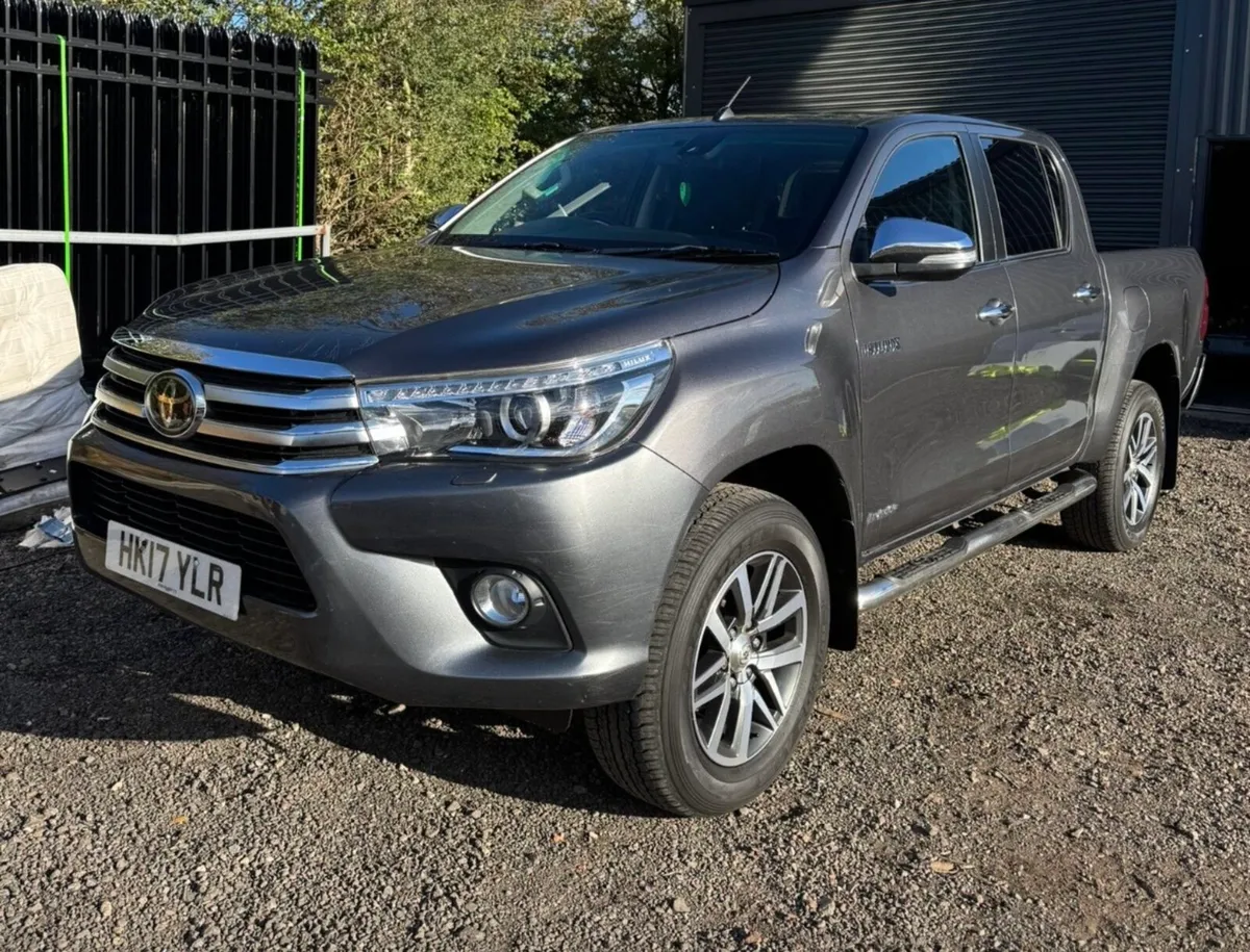 Toyota Hilux Invincible 2017 - Image 1