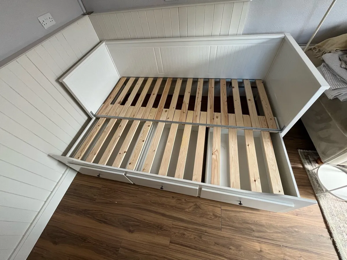 Day Bed - Image 3