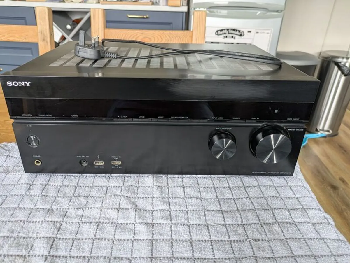 Sony 7.2 Receiver 4k - Image 1