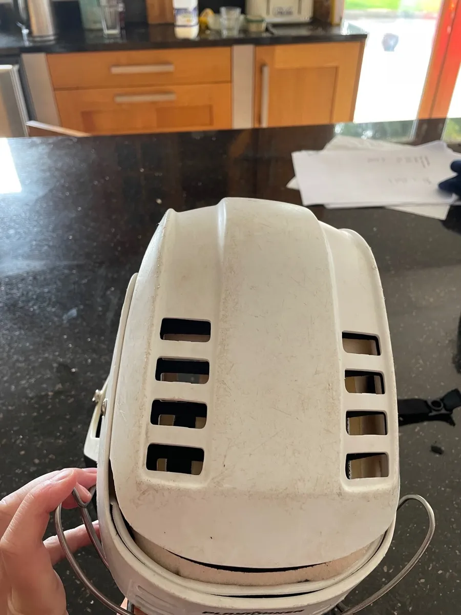 Hurling helmets - Image 1