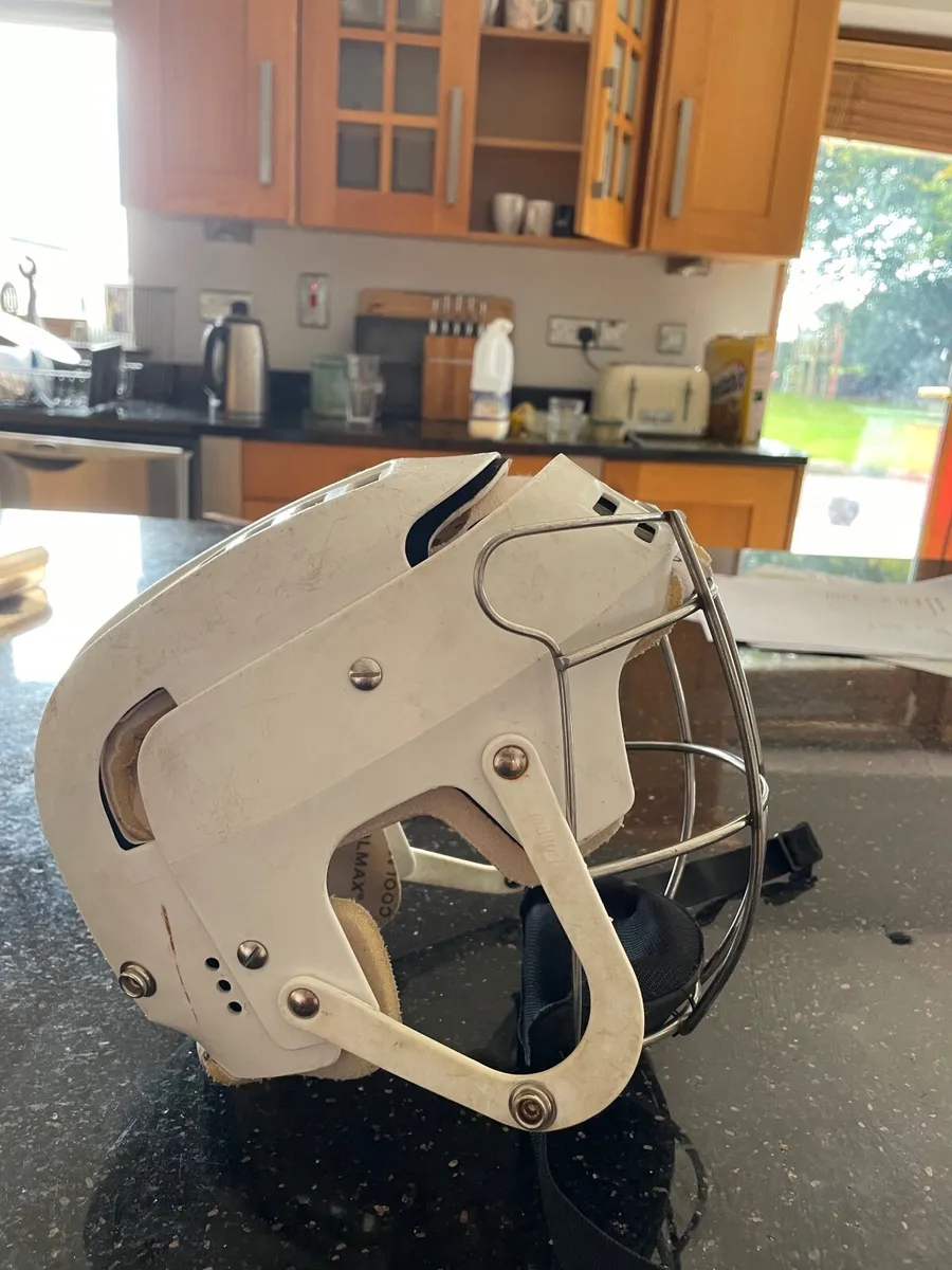 Hurling helmets - Image 4