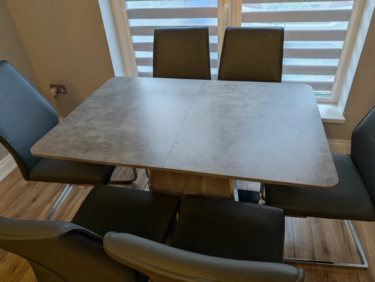 Dining table & 6 chairs - Image 3