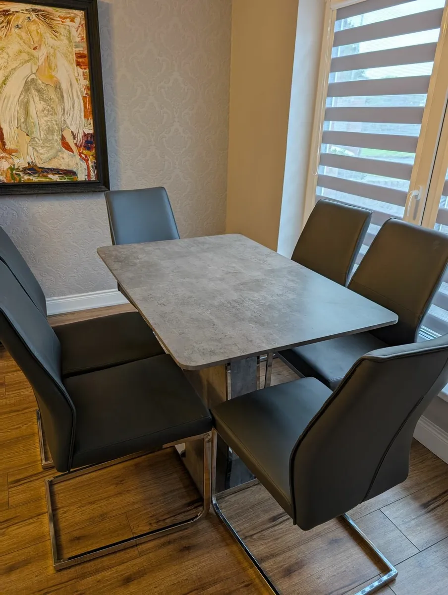 Dining table & 6 chairs - Image 2