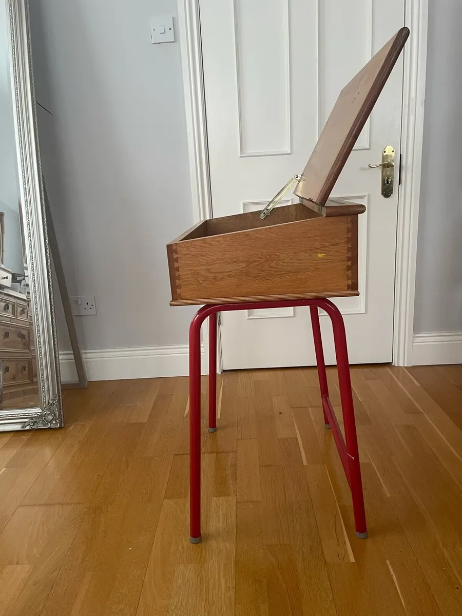 Child desk - Image 3