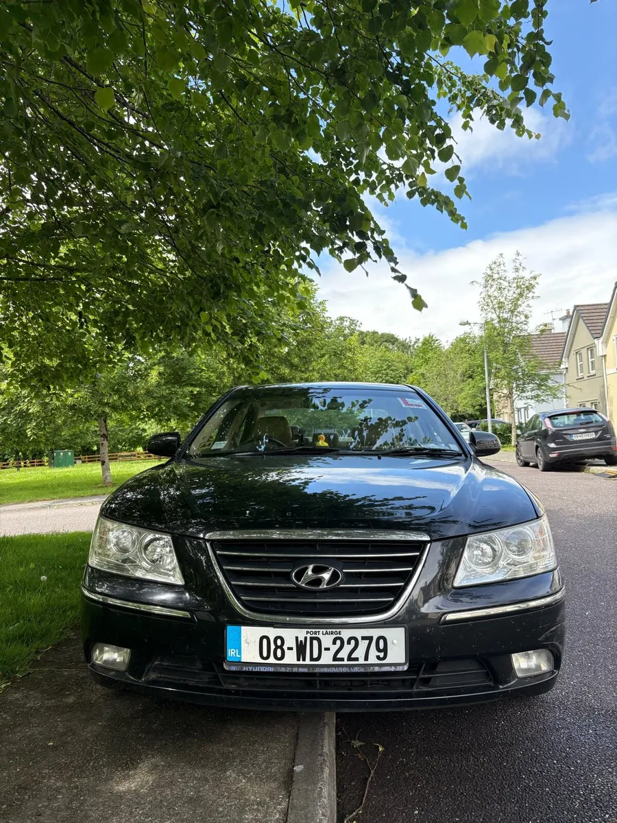 Hyundai Sonata LOW MILAGE! - Image 1