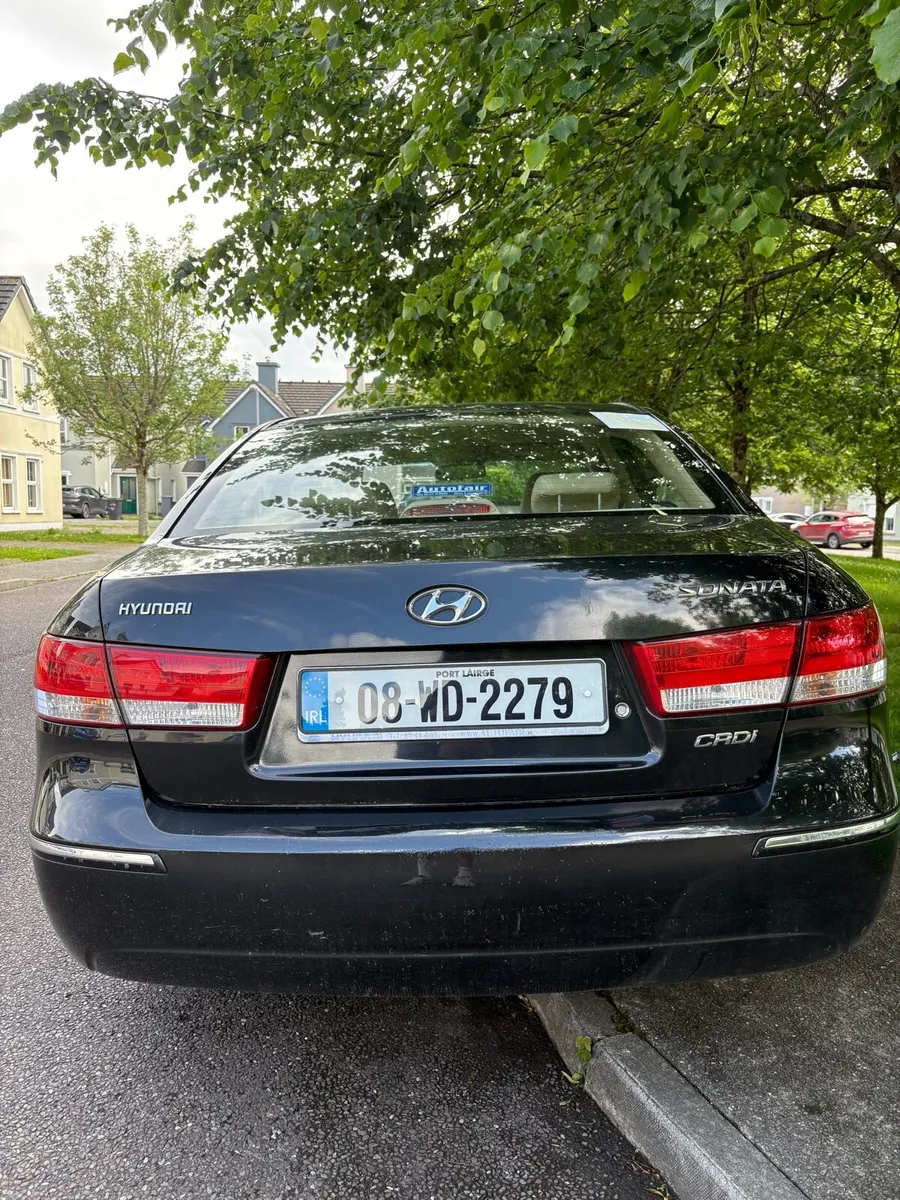 Hyundai Sonata LOW MILAGE! - Image 3